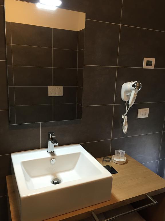 R&B La Calzoleria Hotel Мори Екстериор снимка